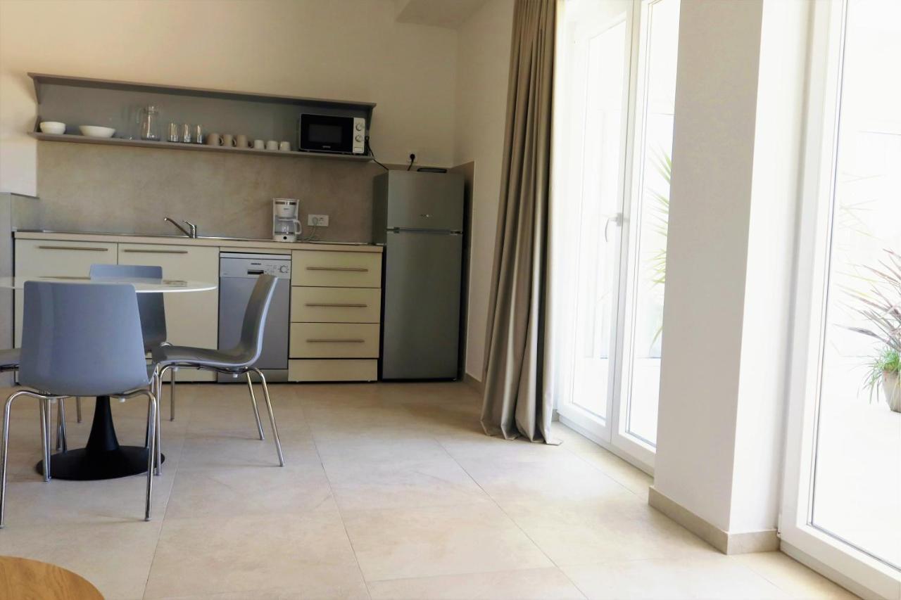 Cala, Rooms&apartments Guest house Novalja