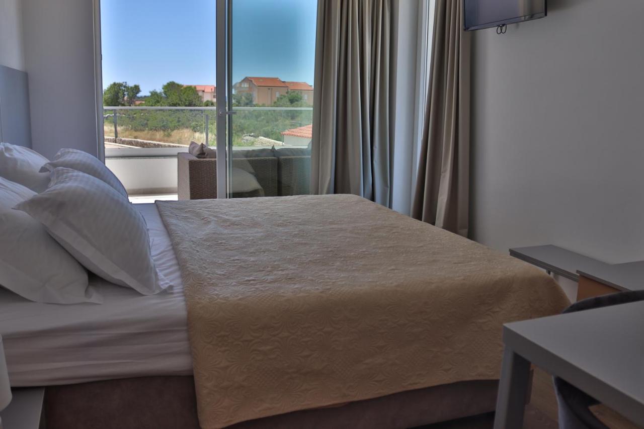 Cala, Rooms&apartments 4*