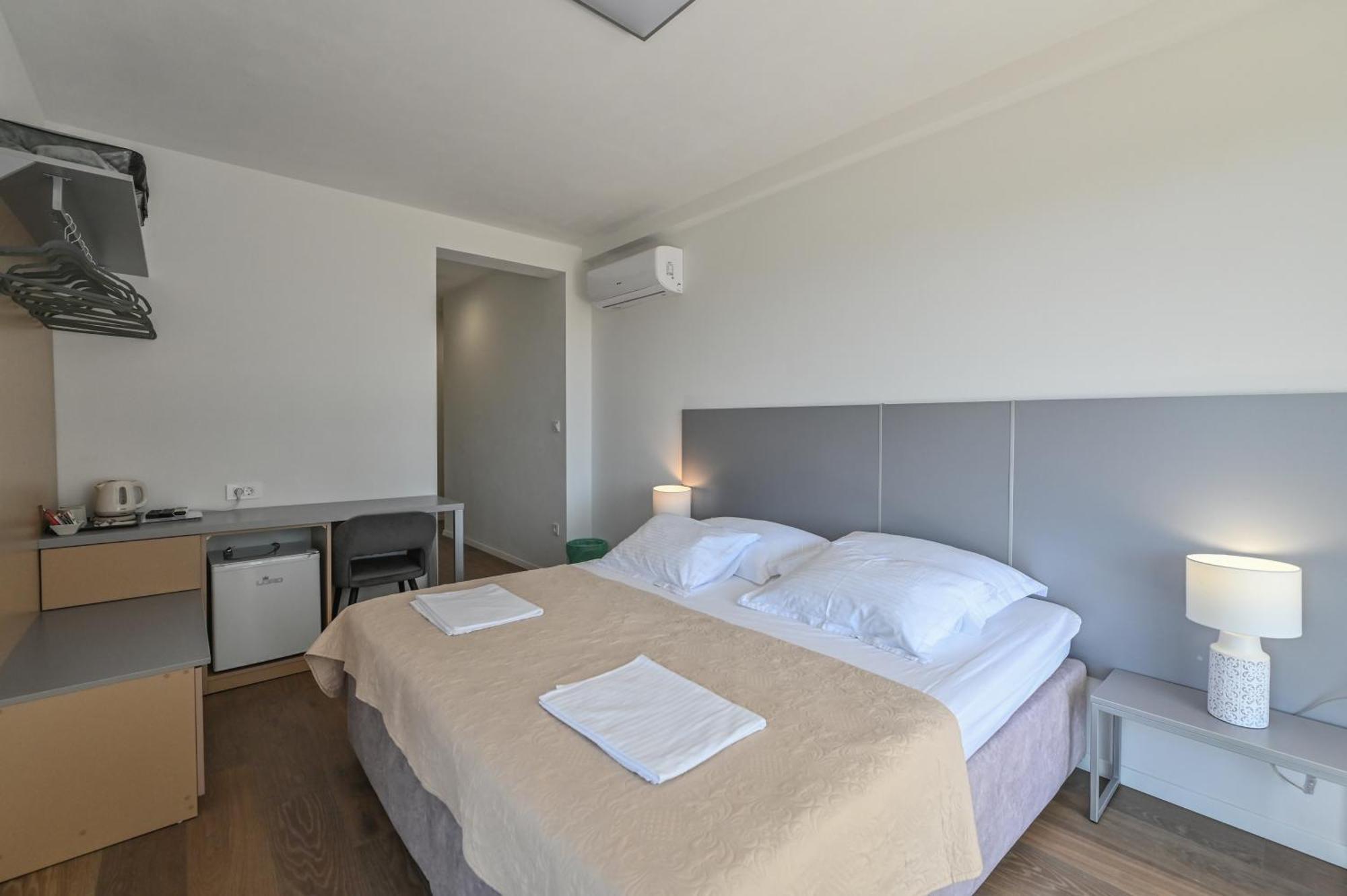 Cala, Rooms&apartments Novalja